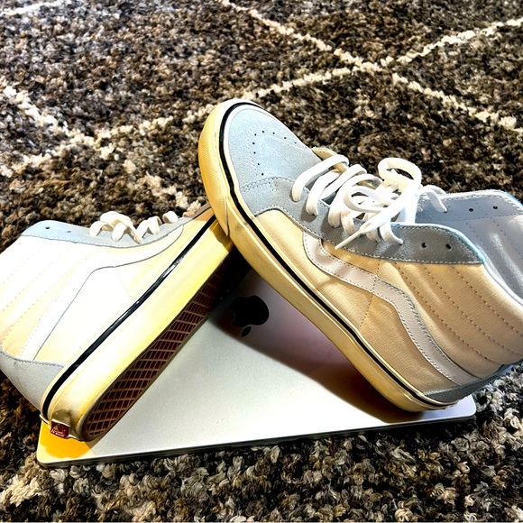 Men’s high tops - Picture 1 of 9